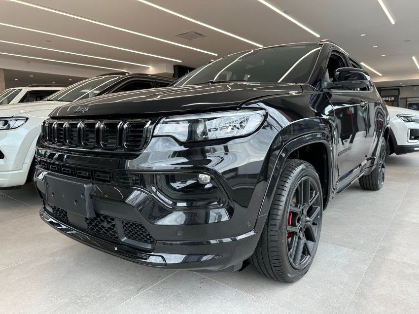 Jeep Compass Black Hurricane 2.0 4x4 TB Aut. na cor Preto em Curitiba / PR - 929743