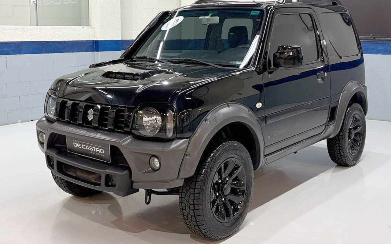 Suzuki Jimny 4SPORT/ 4WORK 1.3 16V na cor Preto em Curitiba / PR - 930025