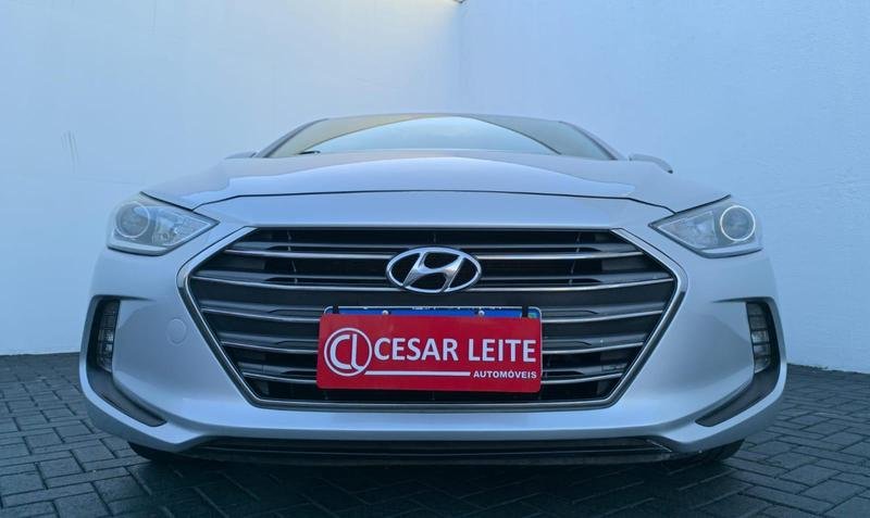 Hyundai Elantra 2.0 16V Flex Aut. na cor Prata em Curitiba / PR - 930080