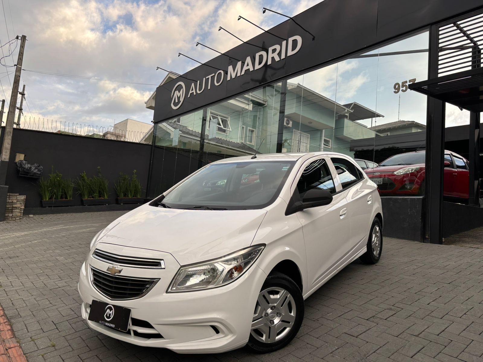 Chevrolet Onix HATCH LT 1.0 8V FlexPower 5p Mec. na cor Branco em Joinville / SC - 930168