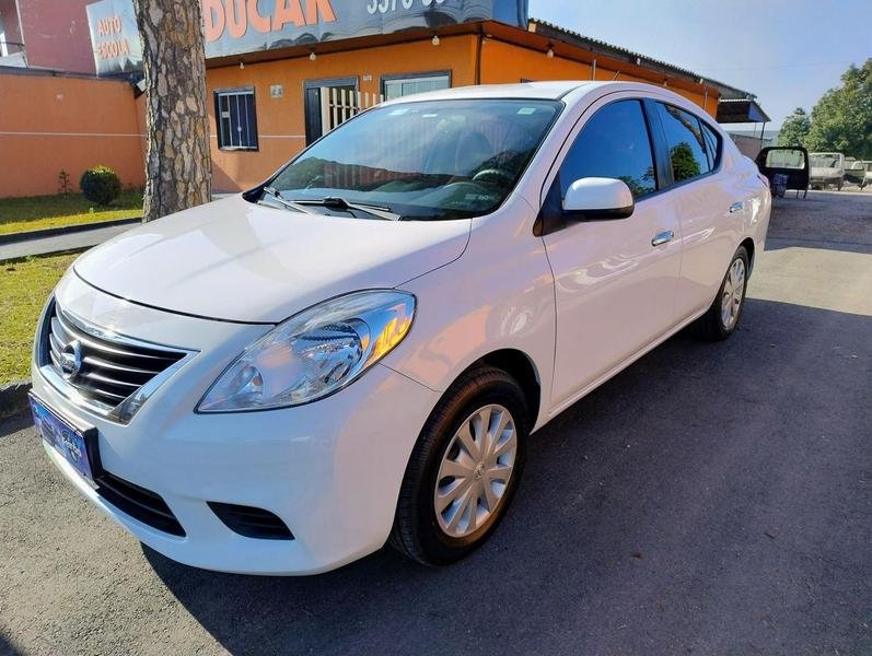 Nissan VERSA SV 1.6 16V FlexStart 4p Mec. na cor Branco em Curitiba / PR - 9303