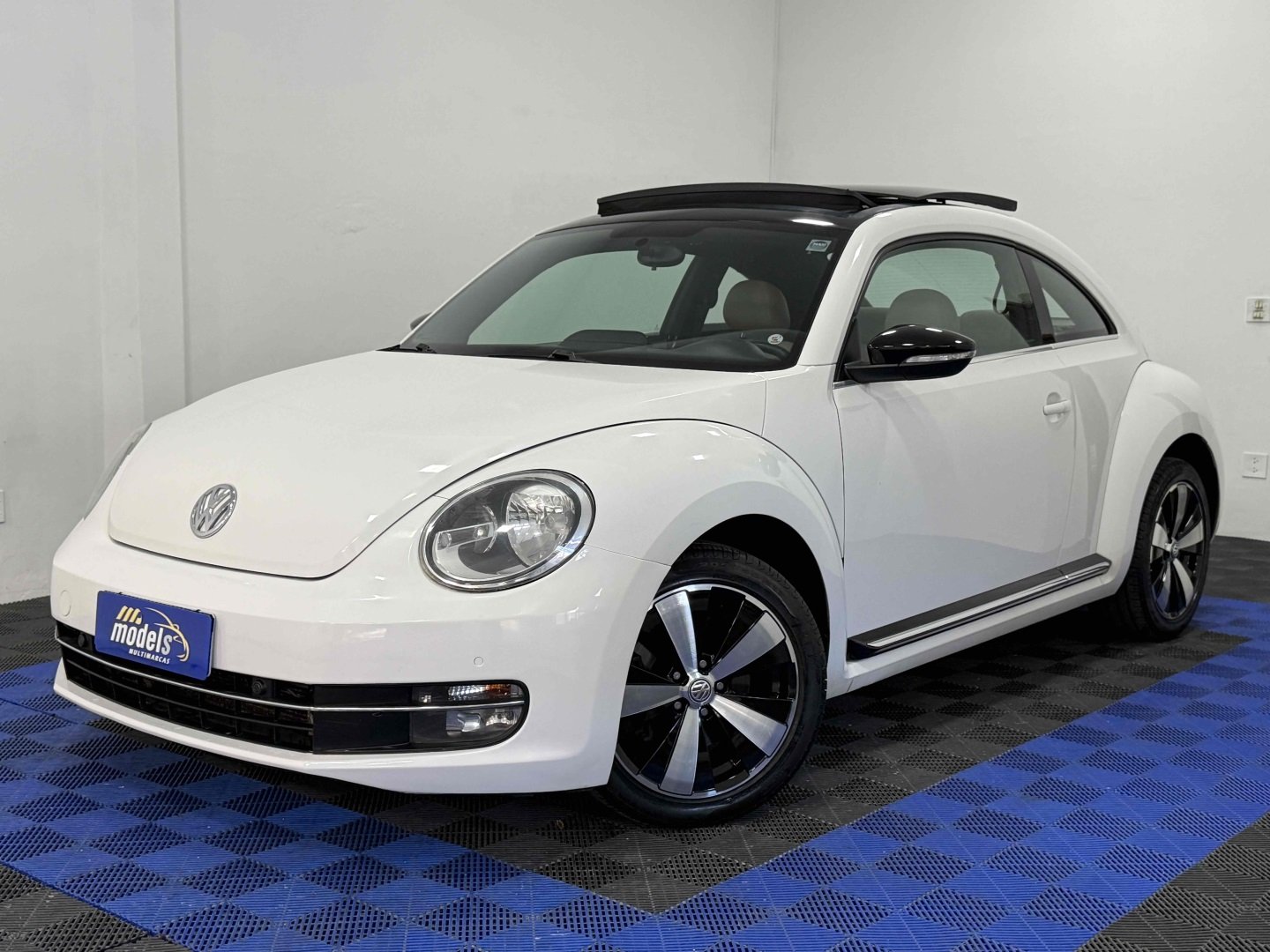 Volkswagen Fusca 2.0 TSI 16V Aut. na cor Branco em Curitiba / PR - 930477