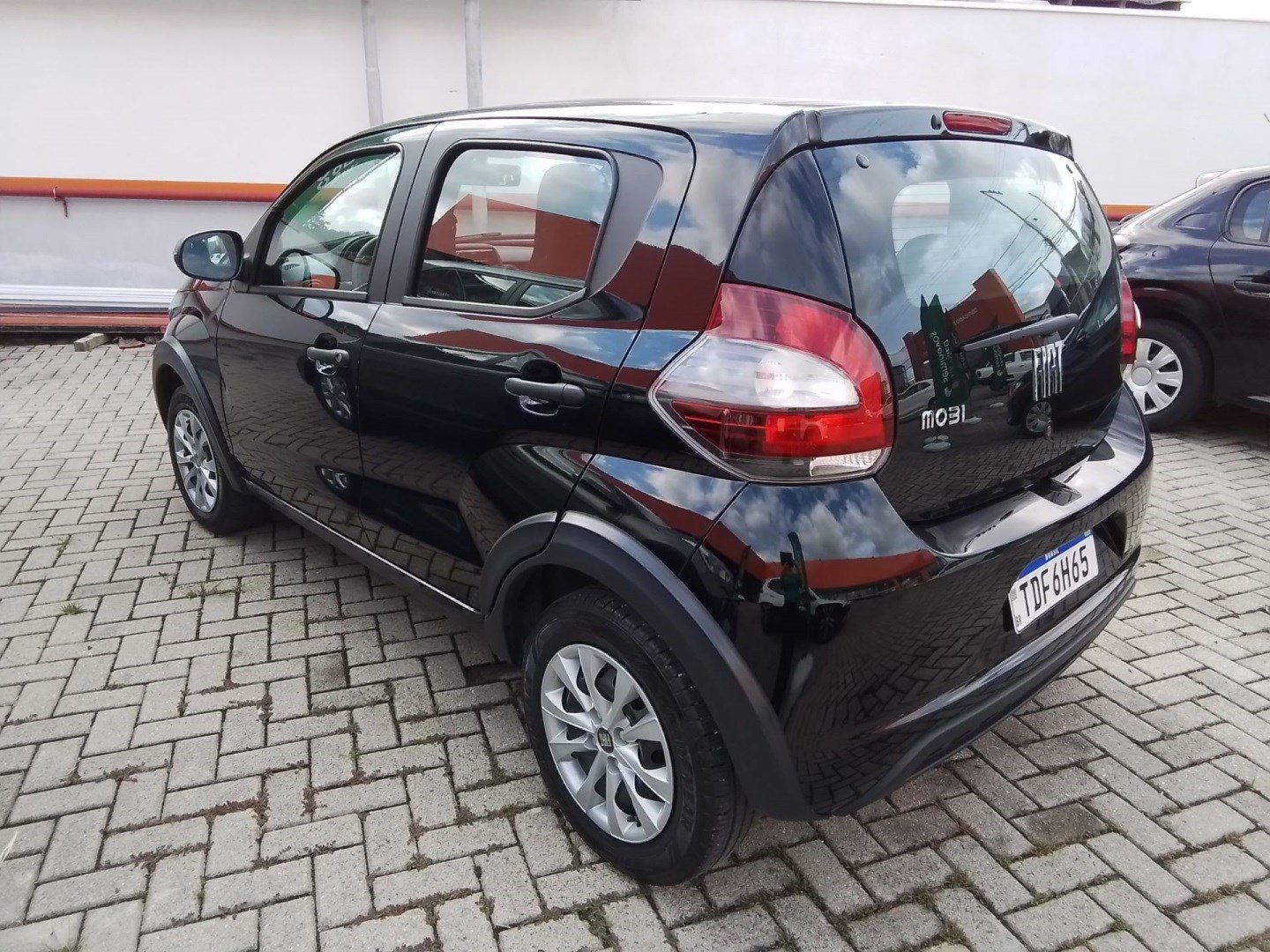 Fiat Mobi LIKE 1.0 Fire Flex 5p. na cor Preto em Blumenau / SC - 932508