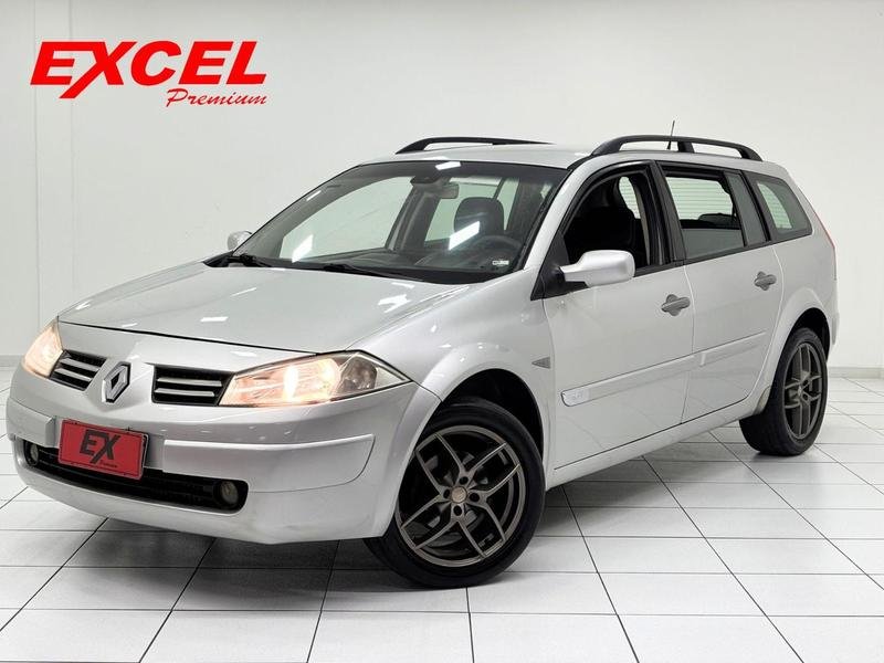 Renault Megane Grand Tour Dynam. Hi-Flex 1.6 16V na cor Prata em Curitiba / PR - 932529