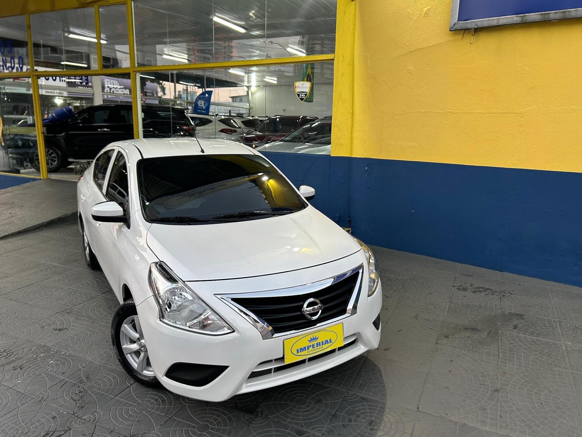 Nissan VERSA S 1.6 16V FlexStart 4p Mec. na cor Branco em São José / SC - 933420