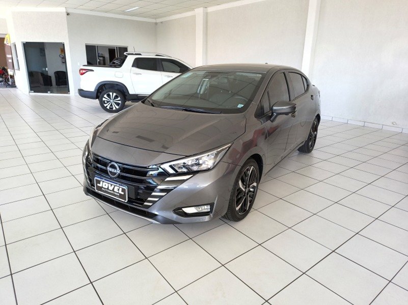 Nissan VERSA Exclusive 1.6 16V Flex Aut. na cor Cinza em Ponta Grossa / PR - 934037