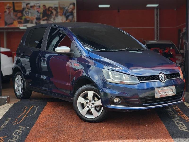 Volkswagen Voyage C/CL/Fox 1.6 na cor Azul em Curitiba / PR - 934061
