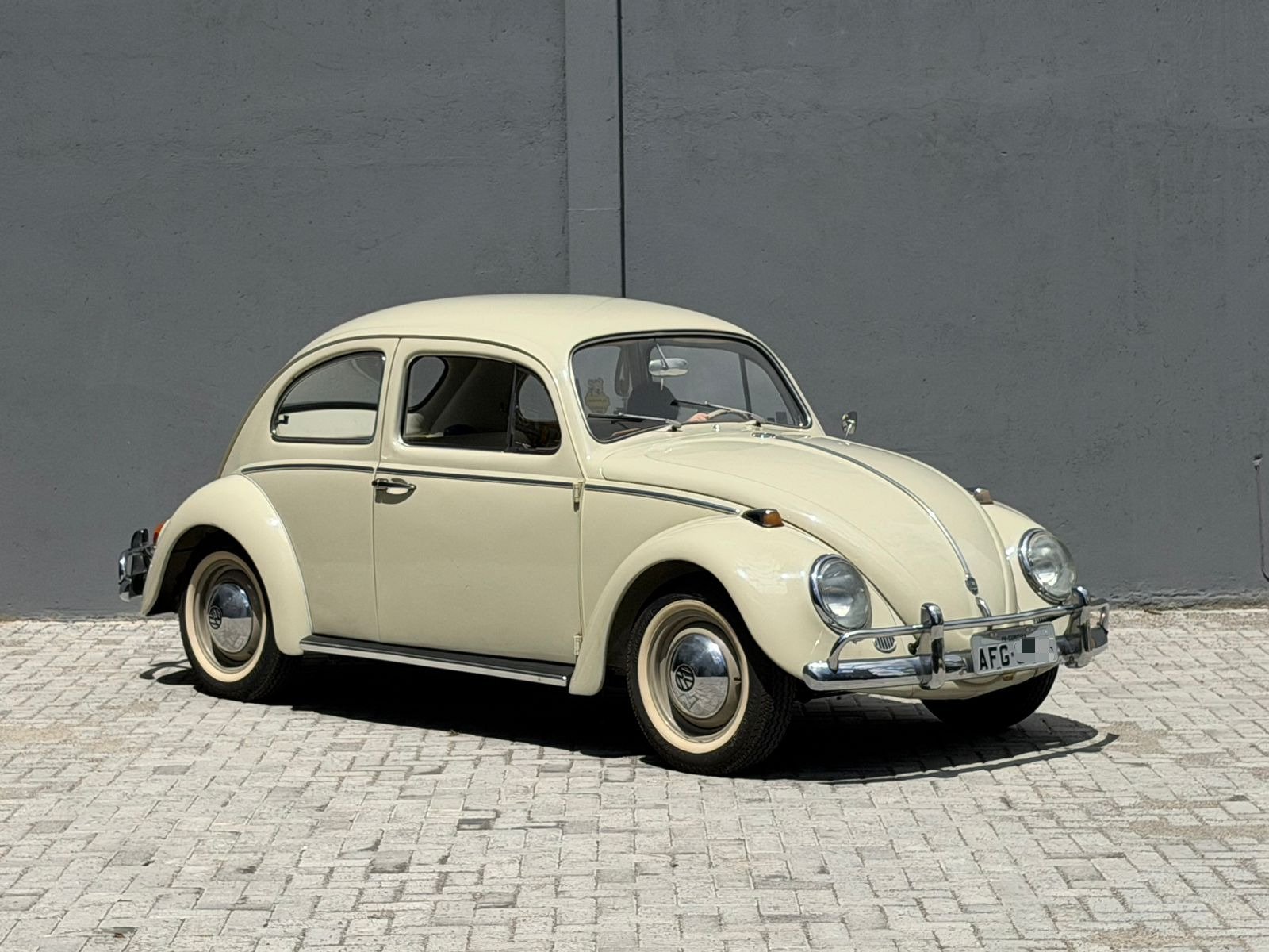 Volkswagen Fusca 1300/1300L na cor Bege em Curitiba / PR - 934367