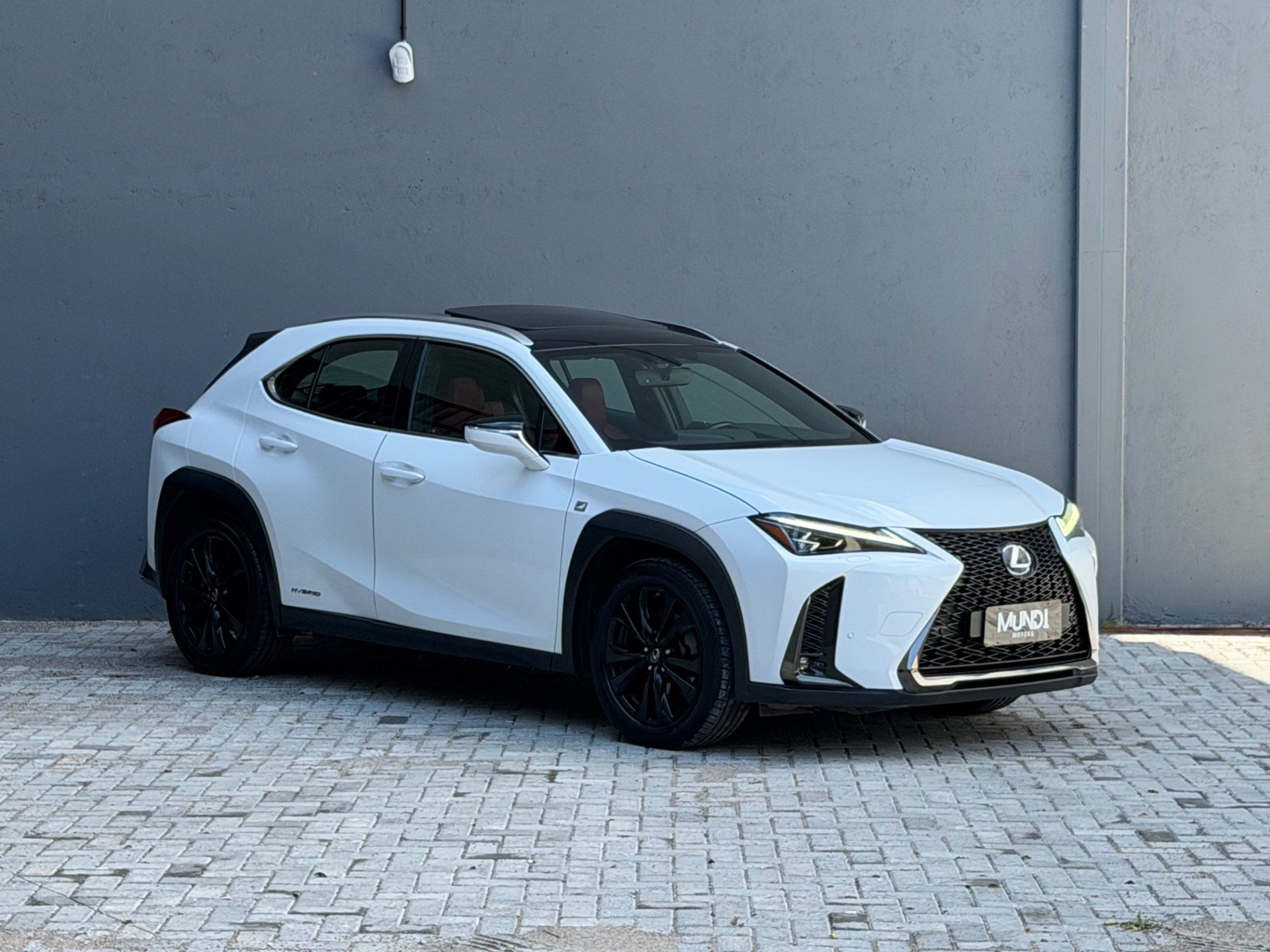 Lexus UX-250h F-Sport 2.0 16V Aut. (Híbrido) na cor Branco em Curitiba / PR - 934370