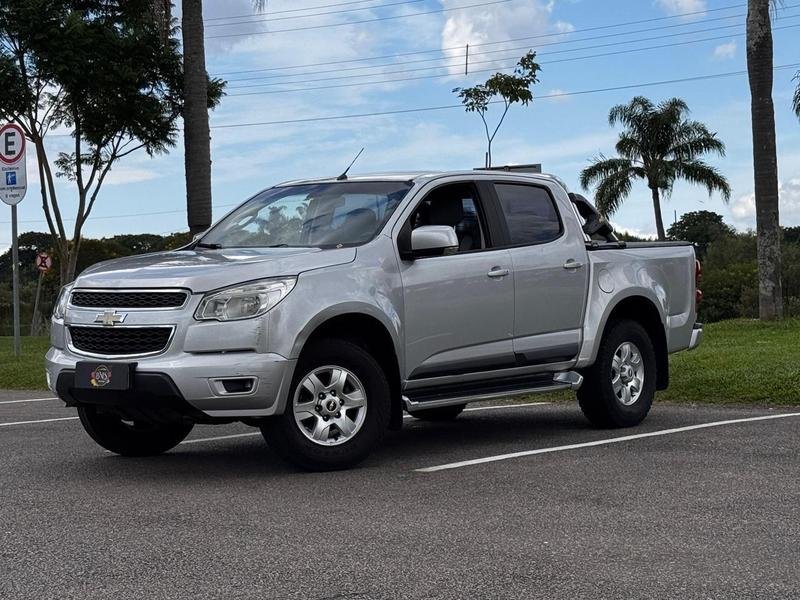 Chevrolet S10 Pick-Up 100 Anos 2.8 TDI 4x4 CD Aut. na cor Prata em São José dos Pinhais / PR - 934379