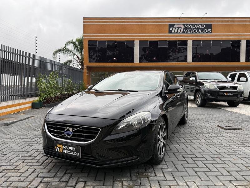 Volvo V40 2.0 Aut. na cor Preto em Curitiba / PR - 934399