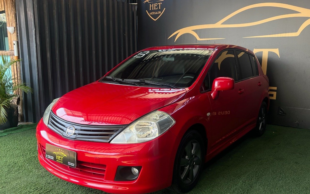Nissan TIIDA S 1.8/1.8 Flex 16V Mec. na cor Vermelho no Canoas / RS - 934524