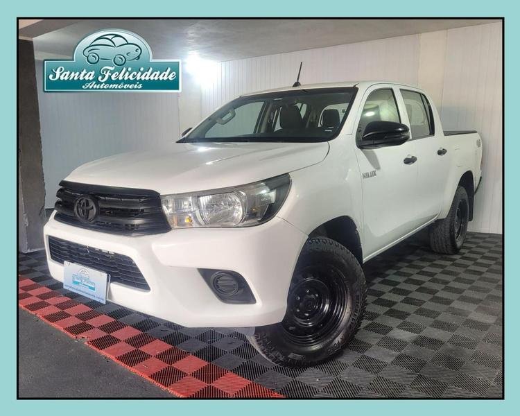 Toyota Hilux CD 4x4 2.8 Diesel Mec. na cor Branco em Curitiba / PR - 934905