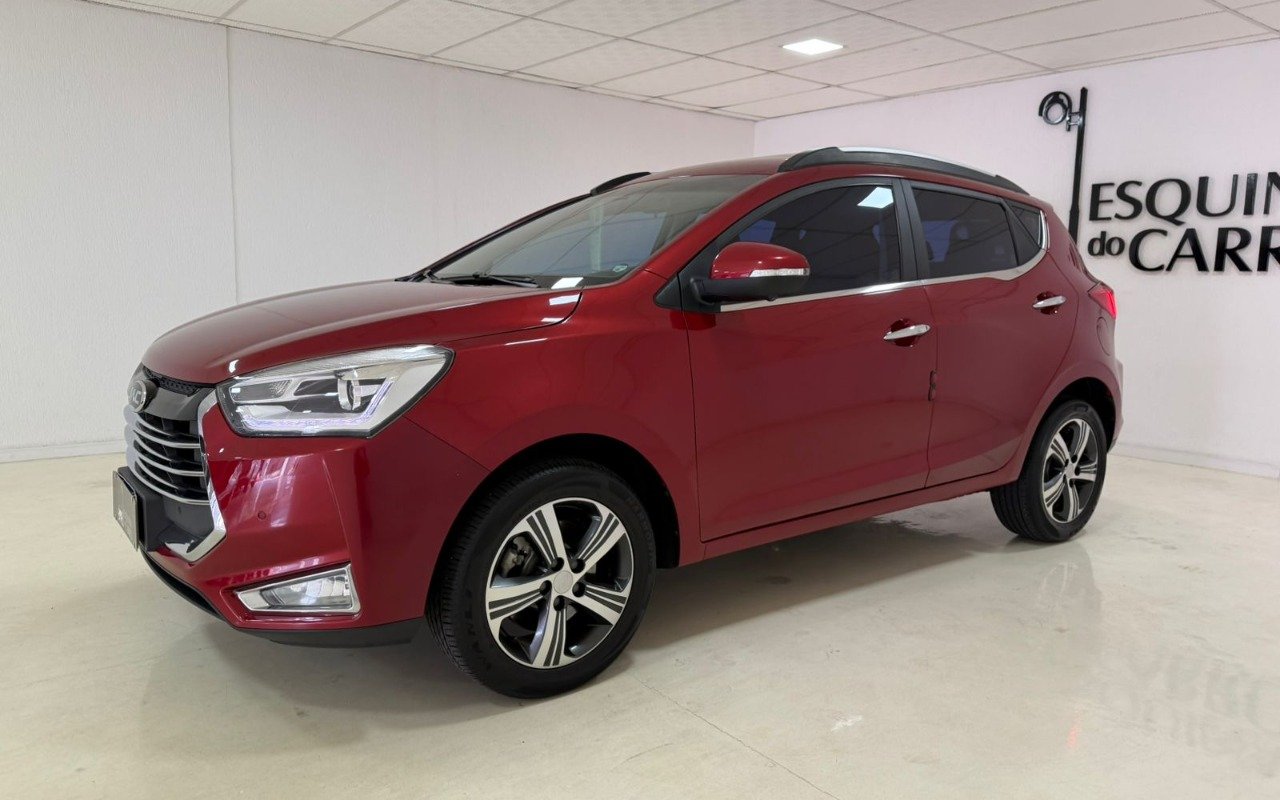 JAC T40 PLUS 1.5 JET Flex 16V 5p Mec. na cor Vermelho no Porto Alegre / RS - 935130