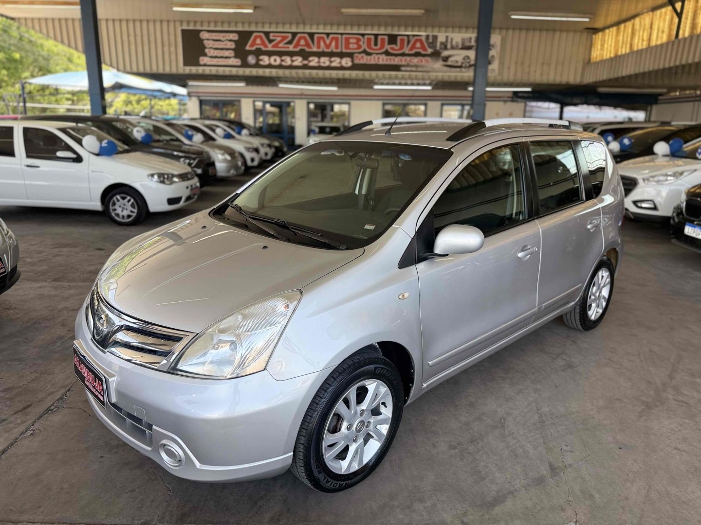 Nissan LIVINA 1.8 16V Flex Fuel Aut. na cor Prata no Canoas / RS - 935906