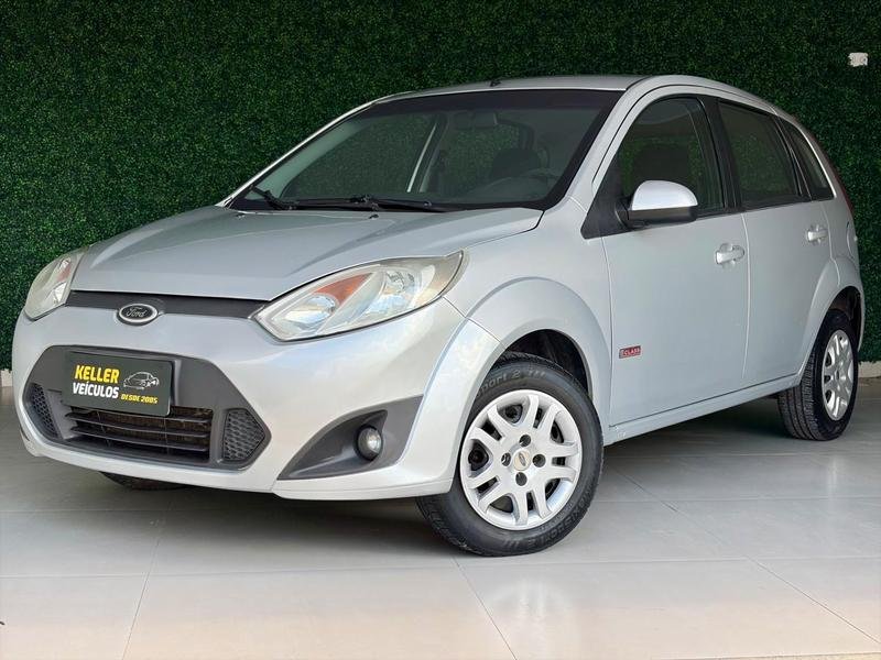 Ford Fiesta 1.6 8V Flex/Class 1.6 8V Flex 5p na cor Prata em Colombo / PR - 936282