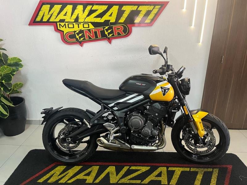 TRIUMPH TRIDENT 660  na cor Preto em Campo Largo / PR - 936538