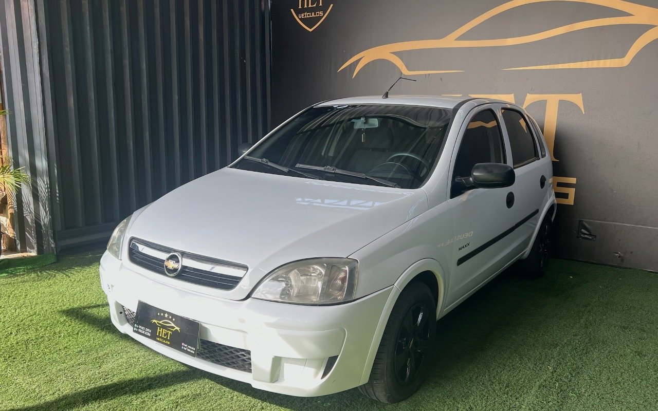Chevrolet Corsa Hat. Maxx 1.0/ 1.0 FlexPower 8V 5p na cor Branco no Canoas / RS - 936657