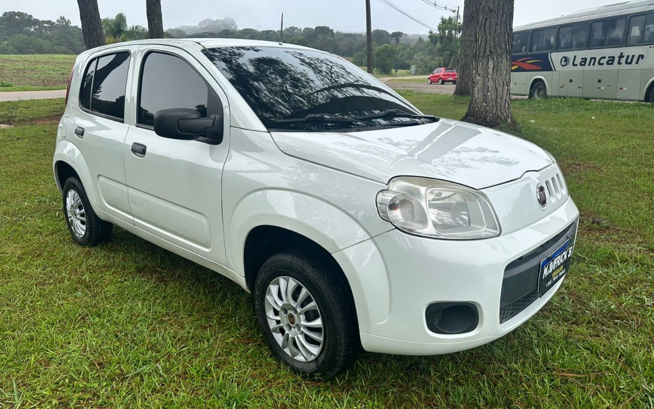 Fiat Uno VIVACE/RUA 1.0 EVO Fire Flex 8V 5p na cor Branco em Agudos do Sul / PR - 936738