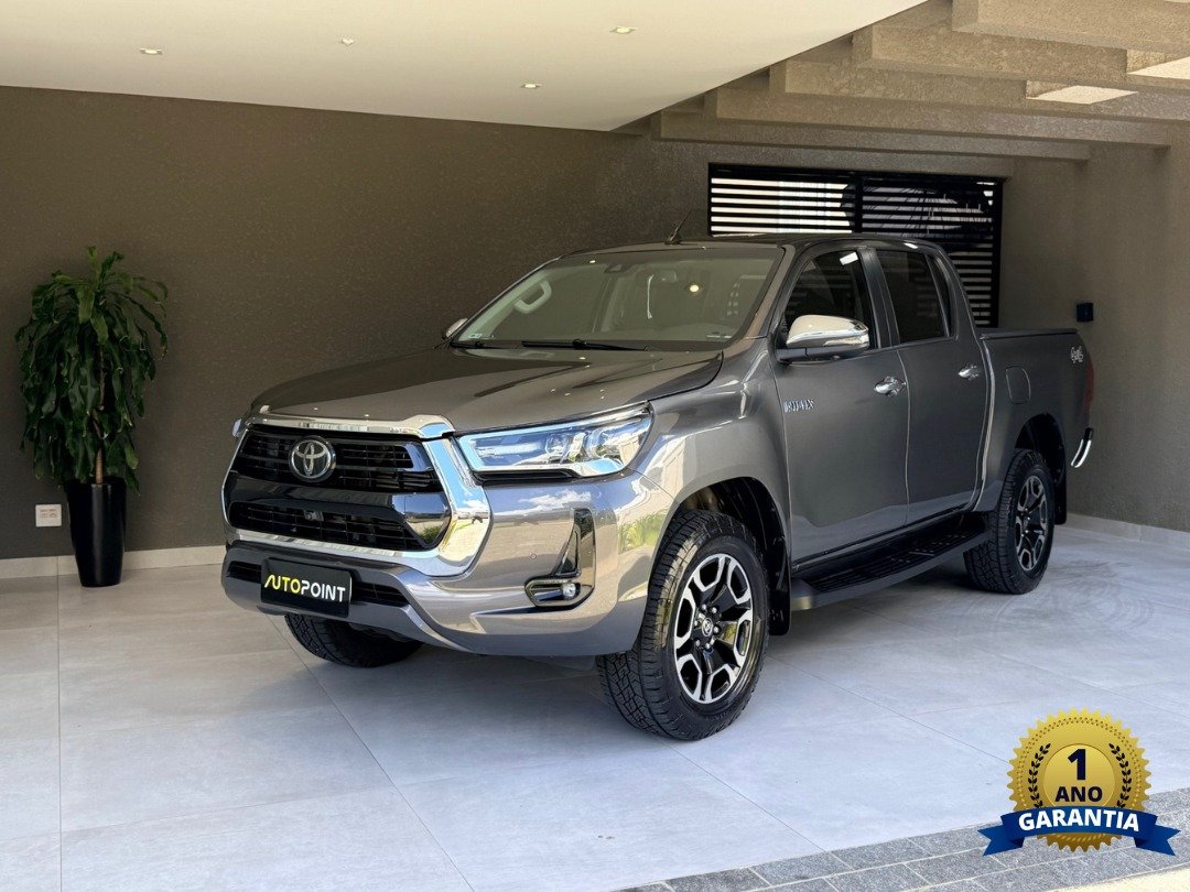 Toyota Hilux CD SRX 4x4 2.8 TDI 16V Diesel Aut. na cor Cinza em Curitiba / PR - 936743