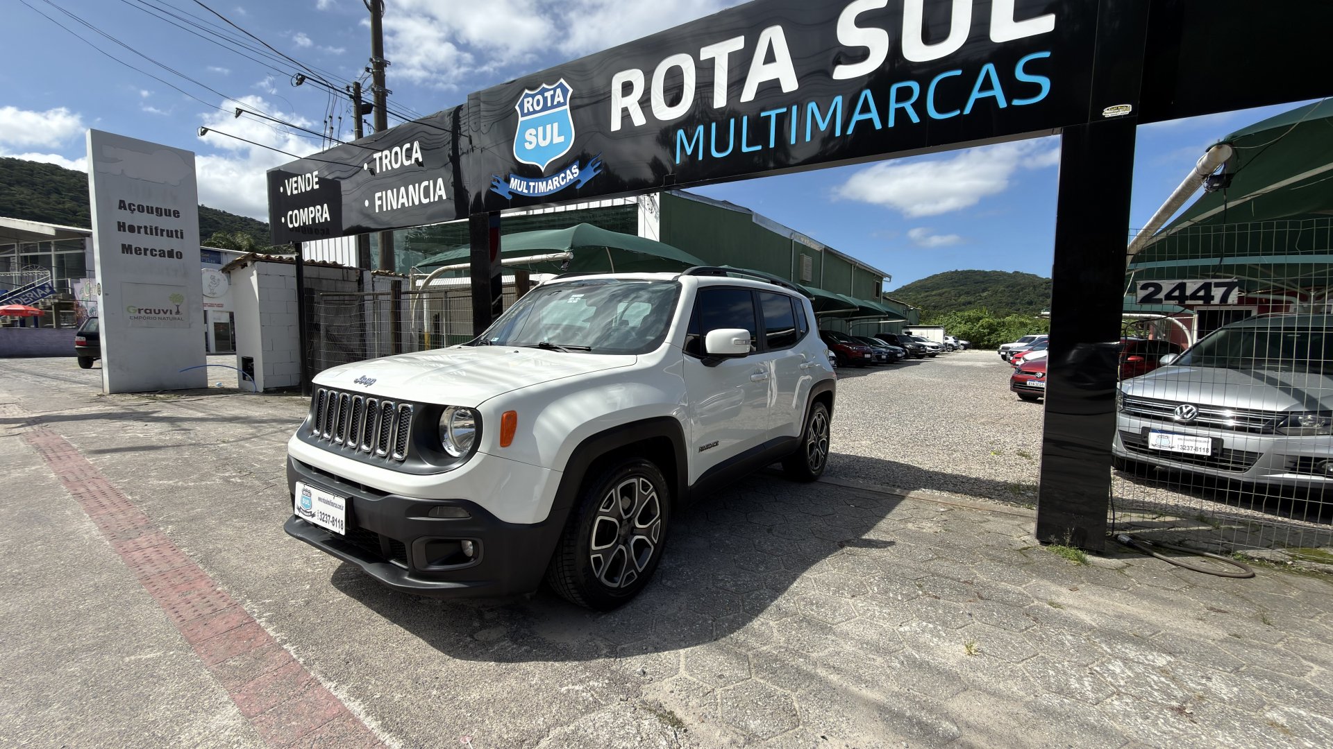 Jeep Renegade Longitude 1.8 4x2 Flex 16V Aut. na cor Branco em Florianópolis / SC - 937449