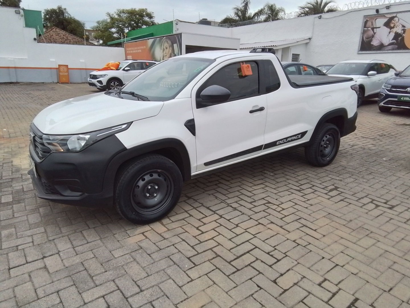 Fiat Strada Endurance 1.4 Flex 8V CD na cor Branco no Gravataí / RS - 937612