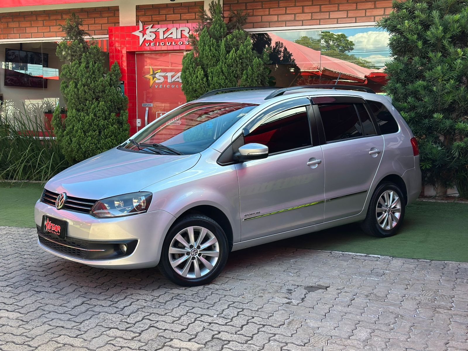 Volkswagen SpaceFox SPORTLINE/HIGHLINE 1.6 T.Flex na cor Prata no Canoas / RS - 938150