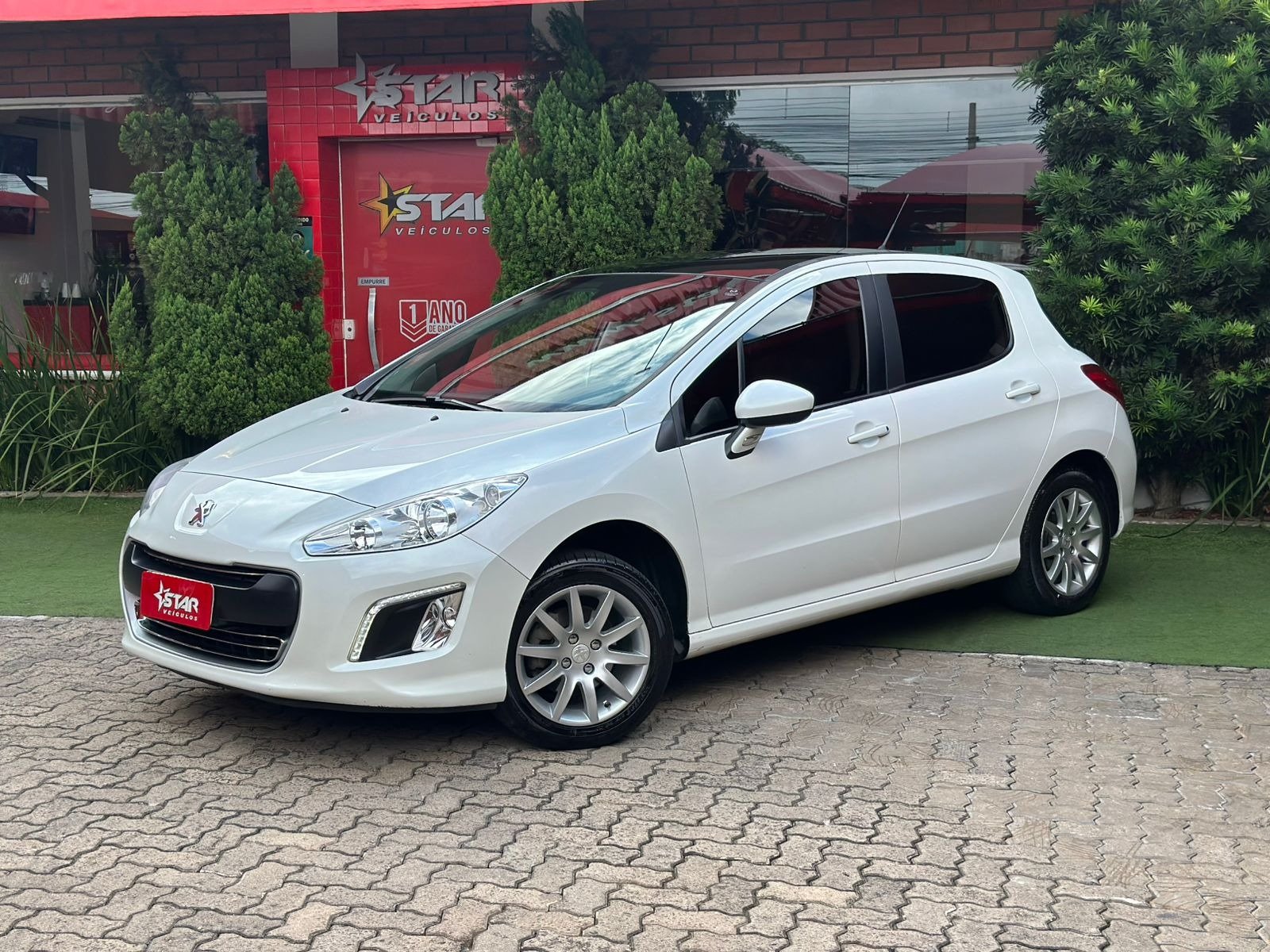 Peugeot 308 Active 1.6 Flex 16V 5p mec. na cor Branco no Canoas / RS - 938195