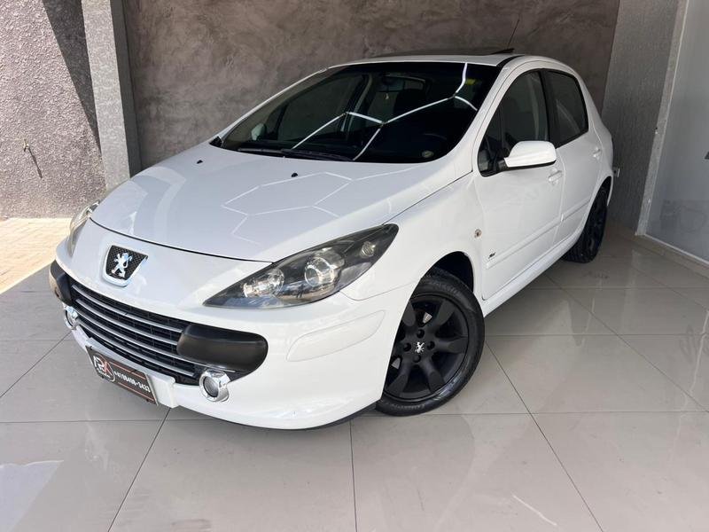 Peugeot 307 Feline 2.0/2.0 Flex 16V 5p Mec. na cor Branco em Curitiba / PR - 938926
