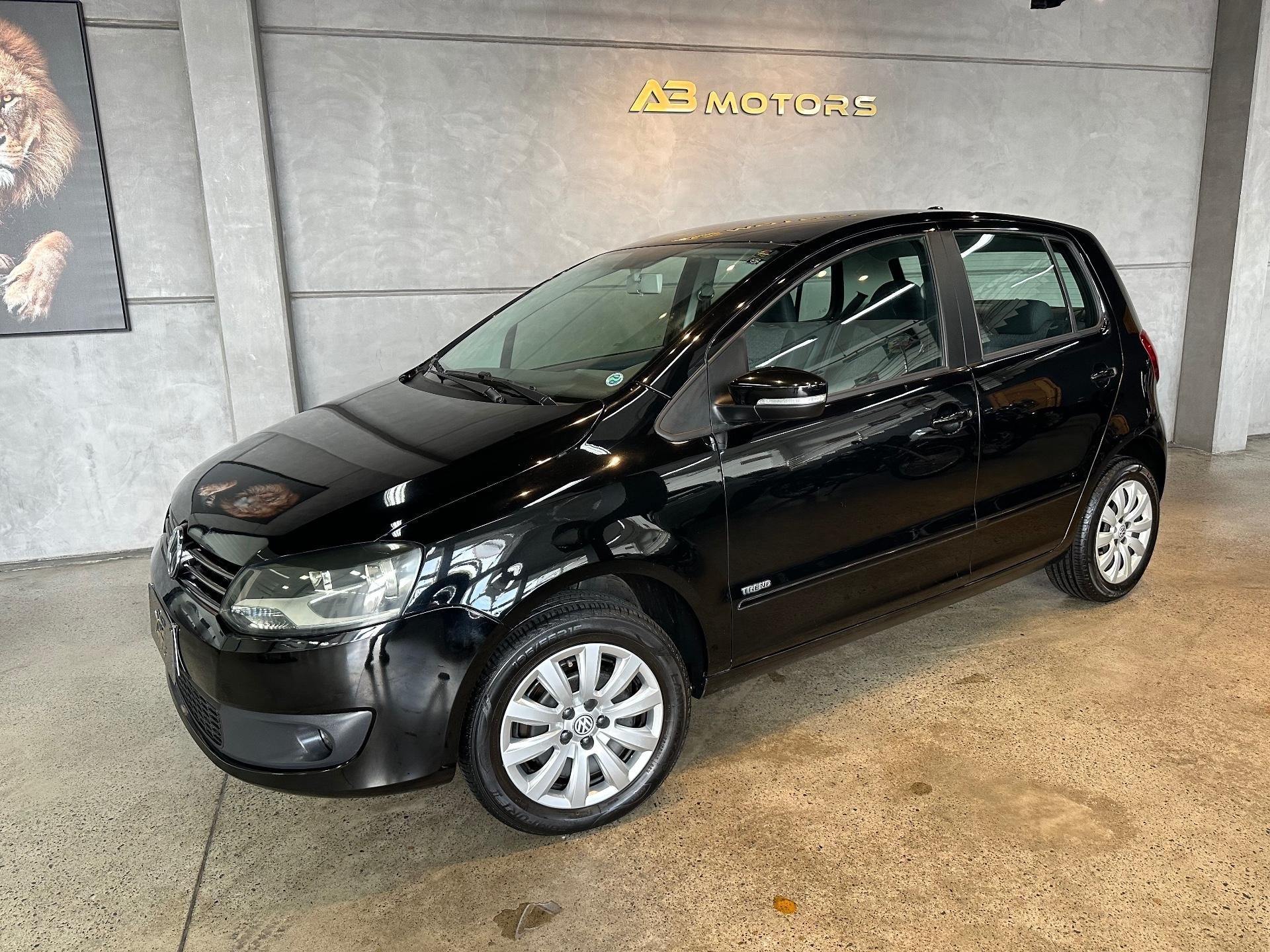 Volkswagen Fox City 1.0 Mi/ 1.0Mi Total Flex 8V 5p na cor Preto em Joinville / SC - 939335