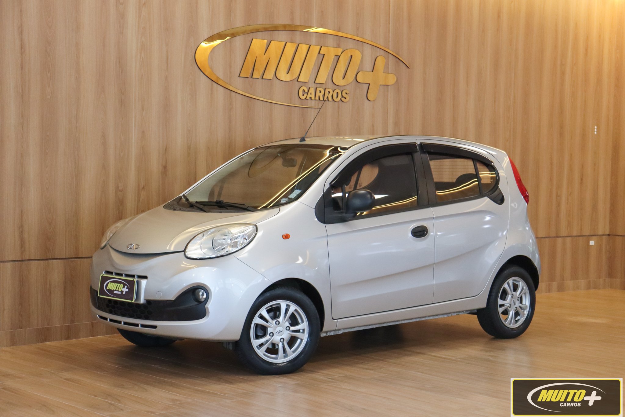 Caoa Chery QQ 1.0 ACT 12V 69cv 5p na cor Prata em São José / SC - 940204