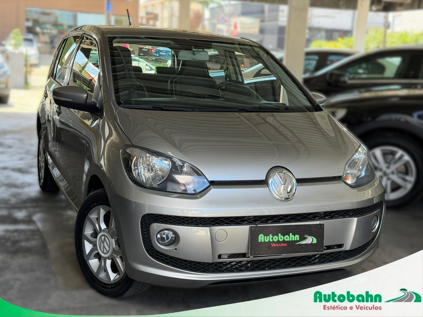 Volkswagen Up! cross 1.0 TSI Total Flex 12V 5p na cor Prata em Joinville / SC - 940216