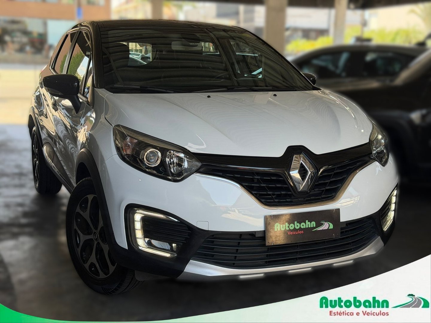 Renault Captur Intense 1.6 16V Flex 5p Aut. na cor Branco em Joinville / SC - 940238