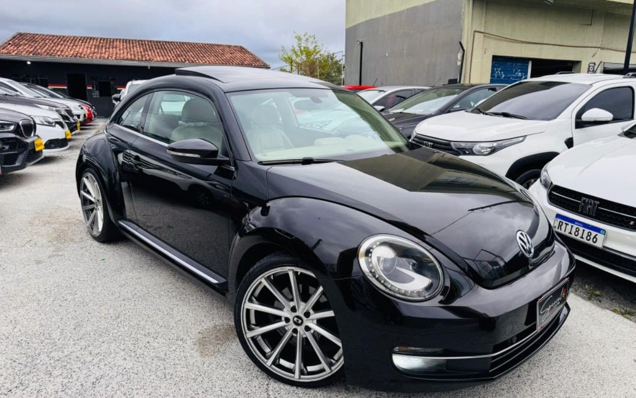 Volkswagen Fusca 2.0 TSI 16V Aut. na cor Preto em Pinhais / PR - 941213