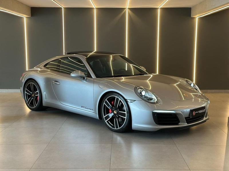 Porsche 911 Carrera Coupe 3.0 (991/992) na cor Prata em Campo Largo / PR - 941519