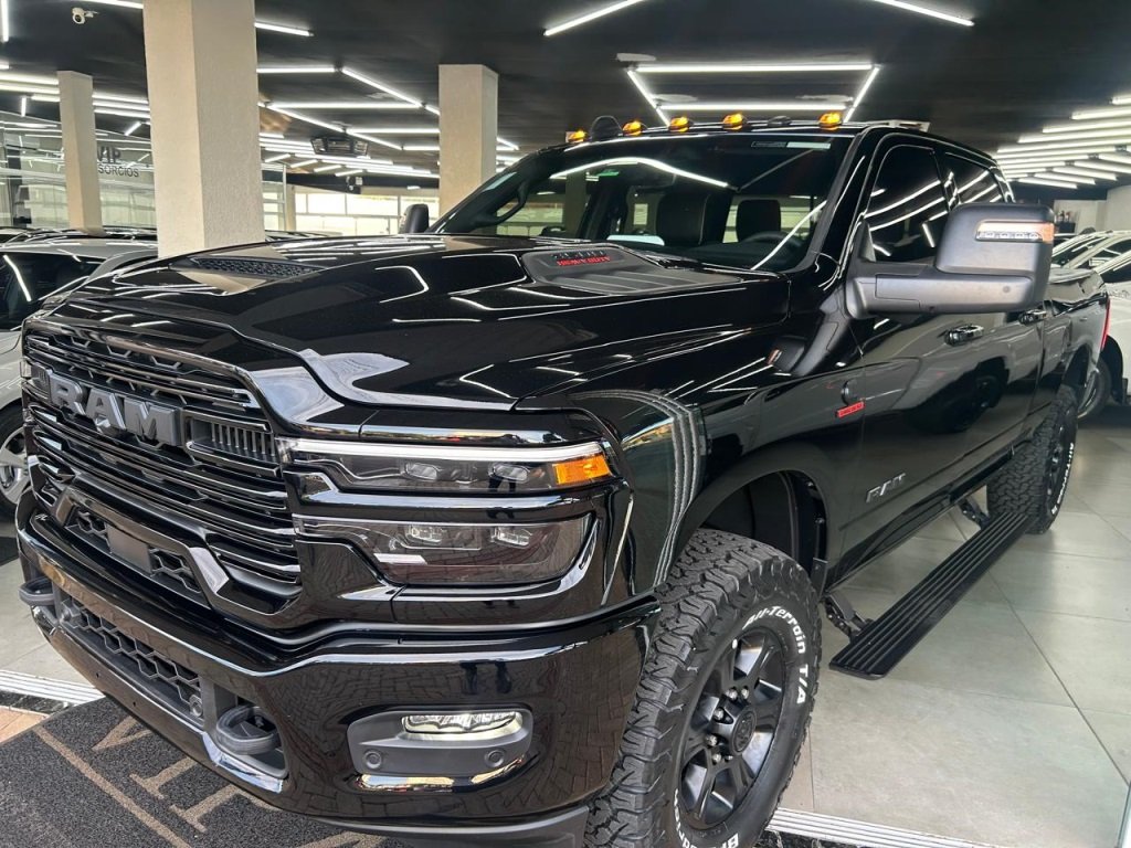 RAM 3500 LARAM.6.7 NIGHT ED.TB CD 4X4 Die. na cor Preto em Maringá / PR - 941554