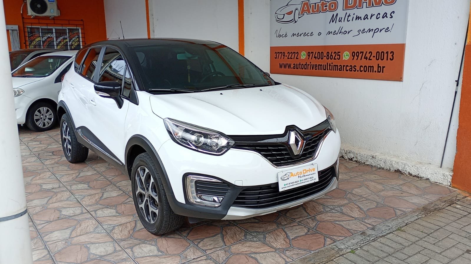 Renault Captur Intense 1.6 16V Flex 5p Aut. na cor Branco em Curitiba / PR - 941669