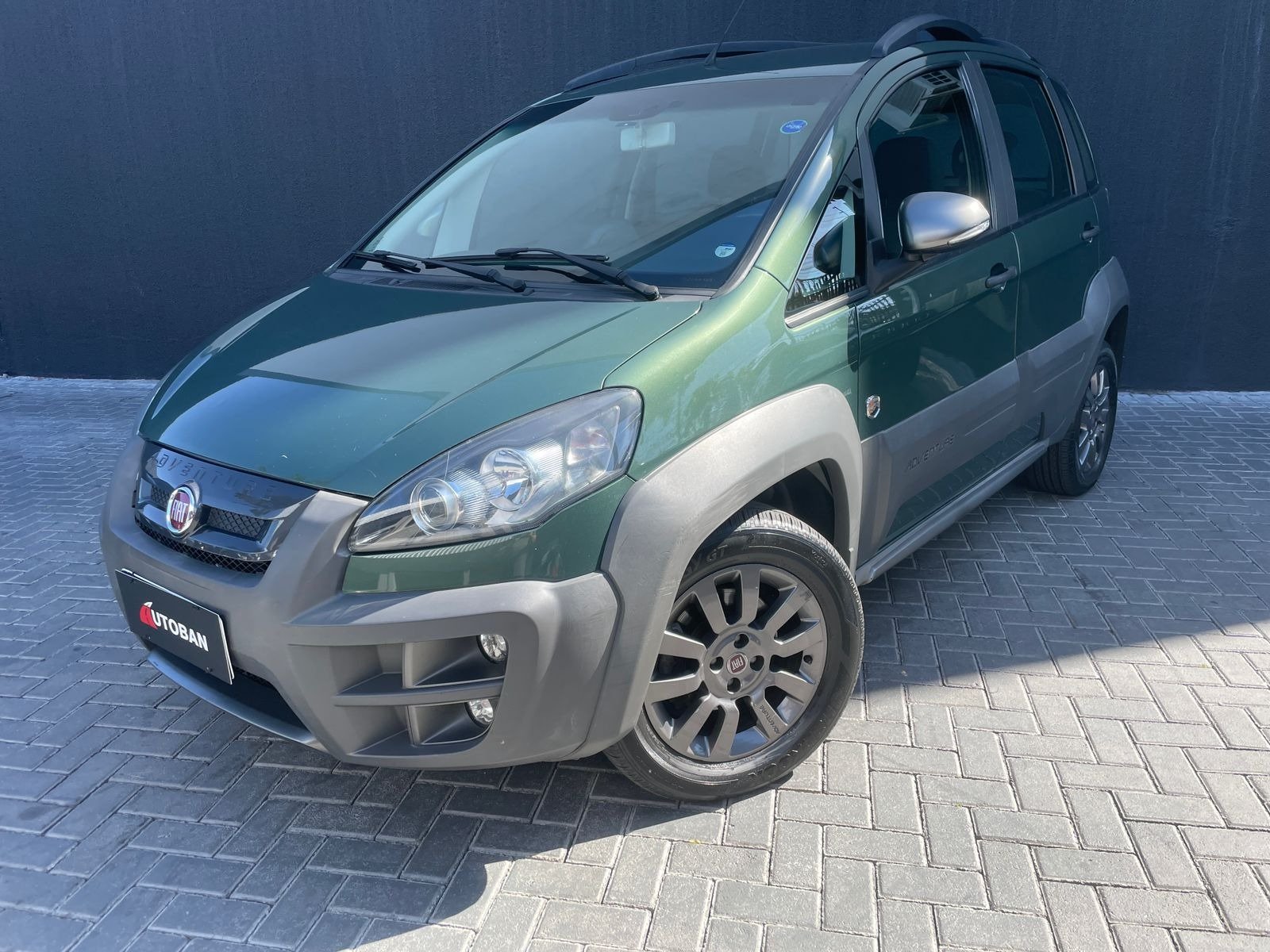 Fiat Idea Adv./ Adv.LOCK.Dualogic 1.8 Flex 5p na cor Verde em Curitiba / PR - 941793