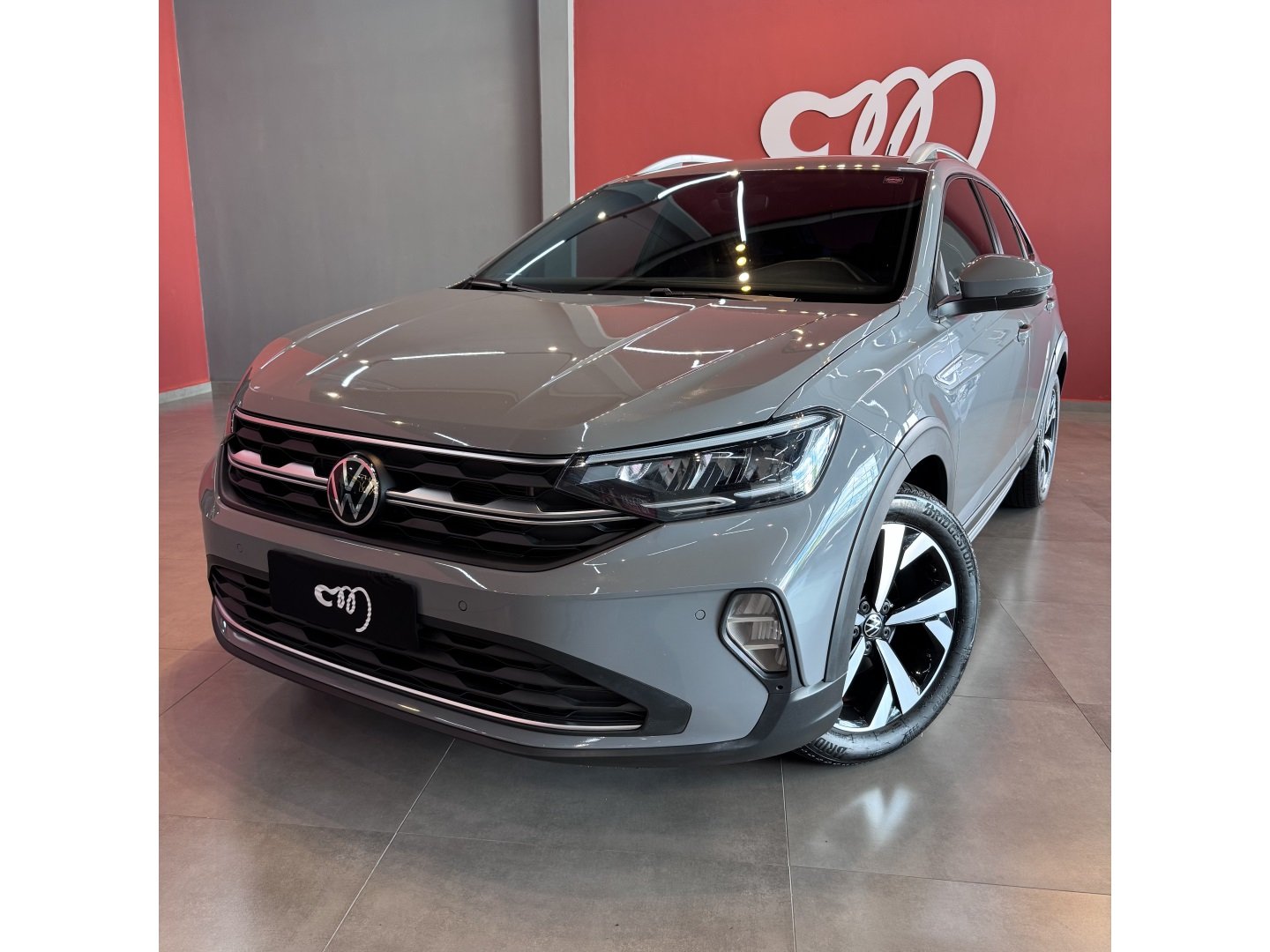 Volkswagen Nivus Highline 1.0 200 TSI Flex Aut. na cor Cinza em Ponta Grossa / PR - 941922