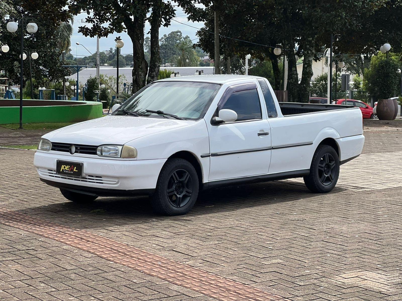 Volkswagen Saveiro CL 1.6 Mi / CL/ C 1.6 na cor Branco em Xanxerê / SC - 941979