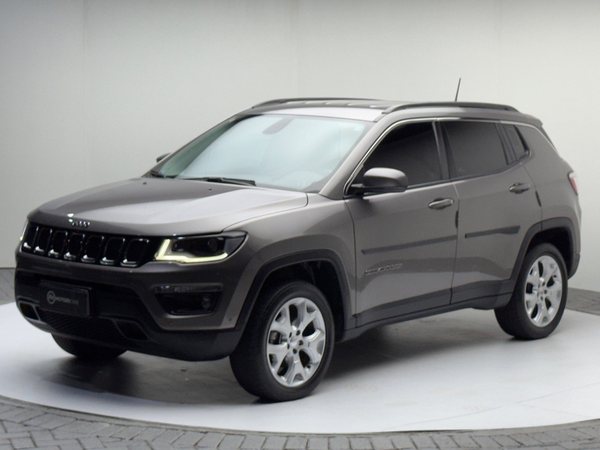 Jeep Compass LONGITUDE 2.0 4x4 Dies. 16V Aut. na cor Cinza em Curitiba / PR - 942196