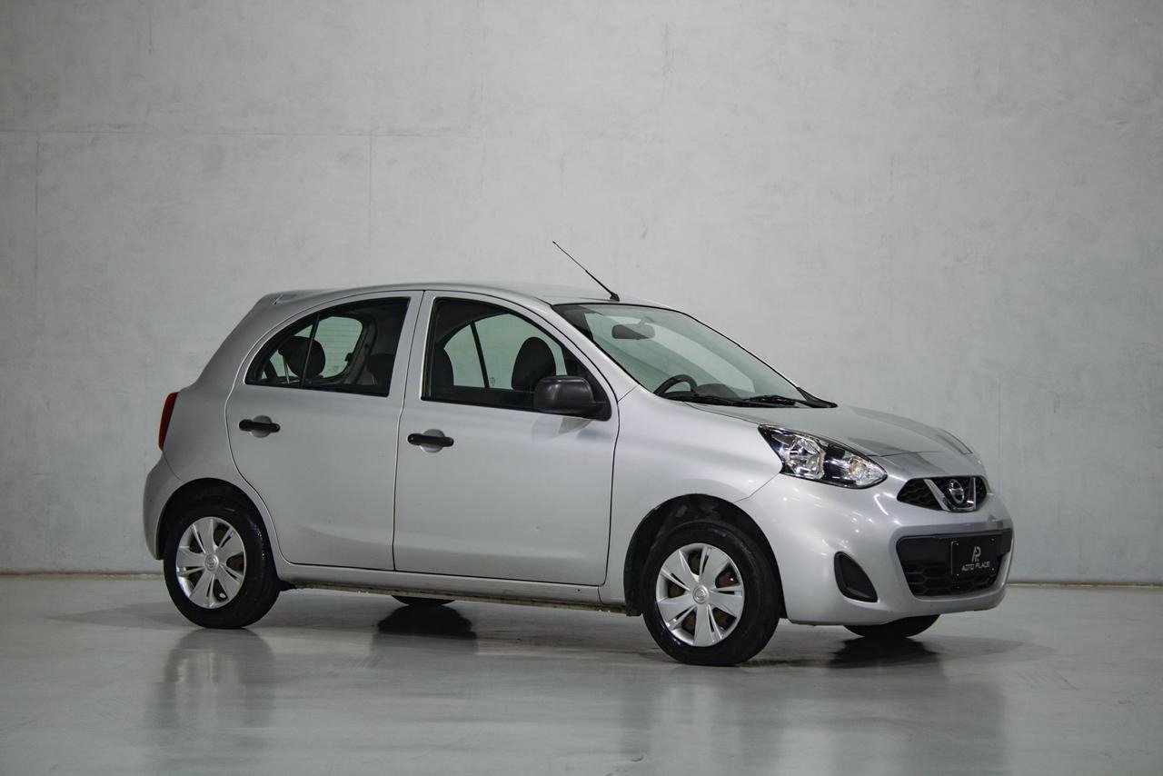 Nissan MARCH 1.0 12V Flex 5p na cor Prata em São José dos Pinhais / PR - 942316