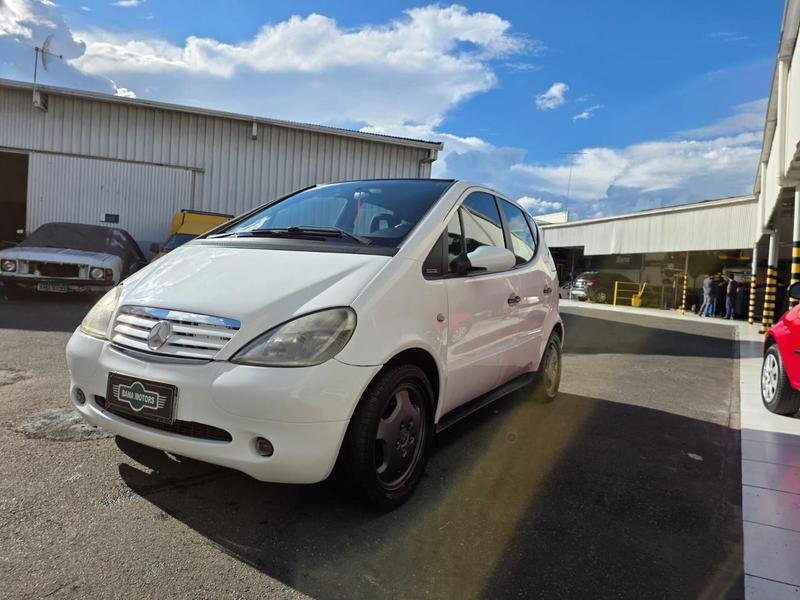 Mercedes-Benz Classe A  160 Elegance Semi-Aut. na cor Branco em Curitiba / PR - 942707