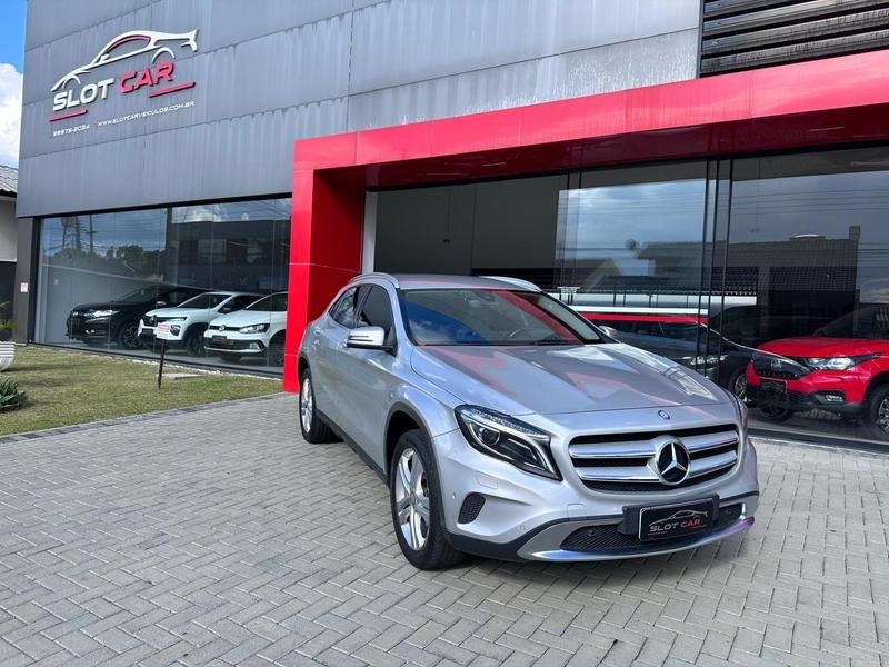 Mercedes-Benz GLA 200 Advance 1.6/1.6 TB 16V Flex Aut. na cor Prata em Campo Largo / PR - 942731