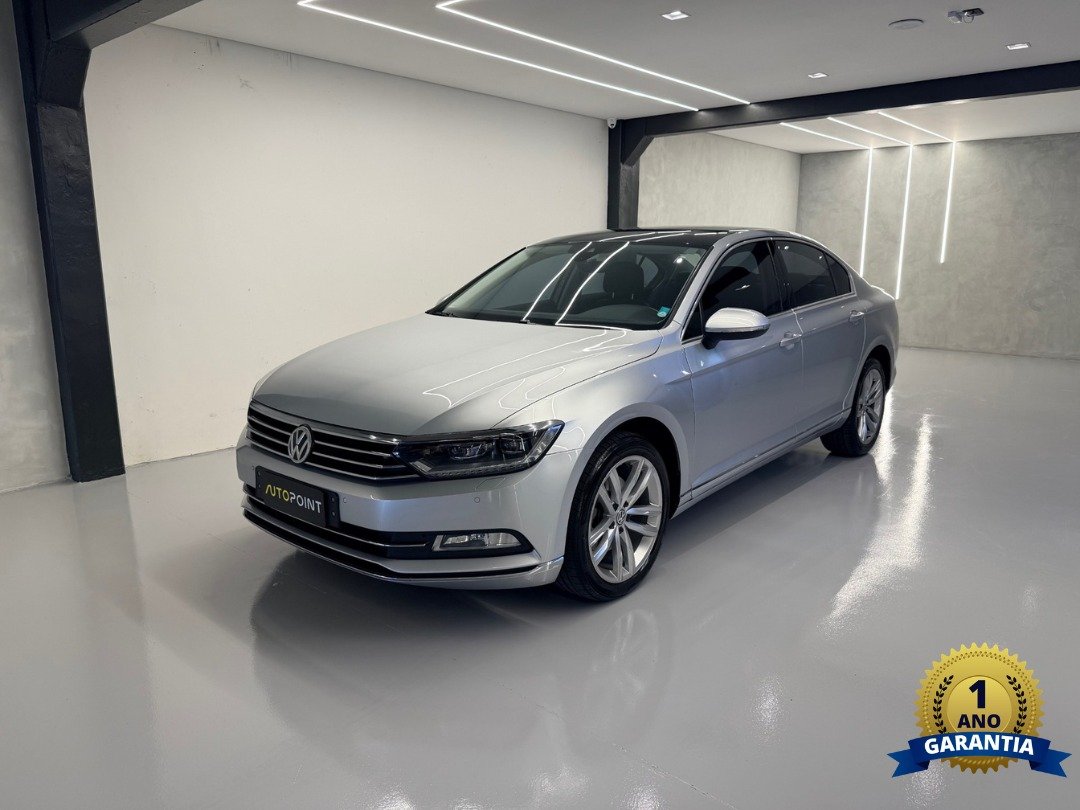 Volkswagen Passat Highline 2.0 TSI 220cv Tip. na cor Prata em Curitiba / PR - 943140