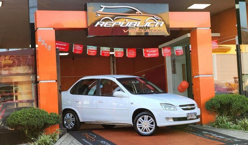 Chevrolet Classic Life/LS 1.0 VHC FlexP. 4p na cor Branco em Curitiba / PR - 943440