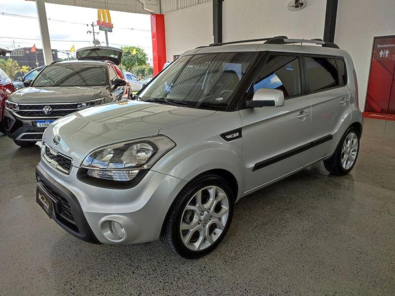 Kia SOUL 1.6/ 1.6 16V FLEX Aut. na cor Prata em São José dos Pinhais / PR - 943525