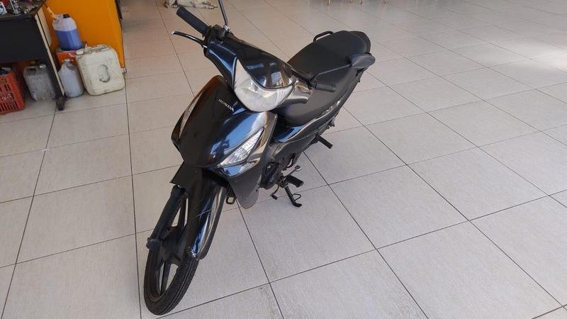 Honda BIZ 125 ES/ 125 ES FLEX  na cor Preto em Araucária / PR - 943526