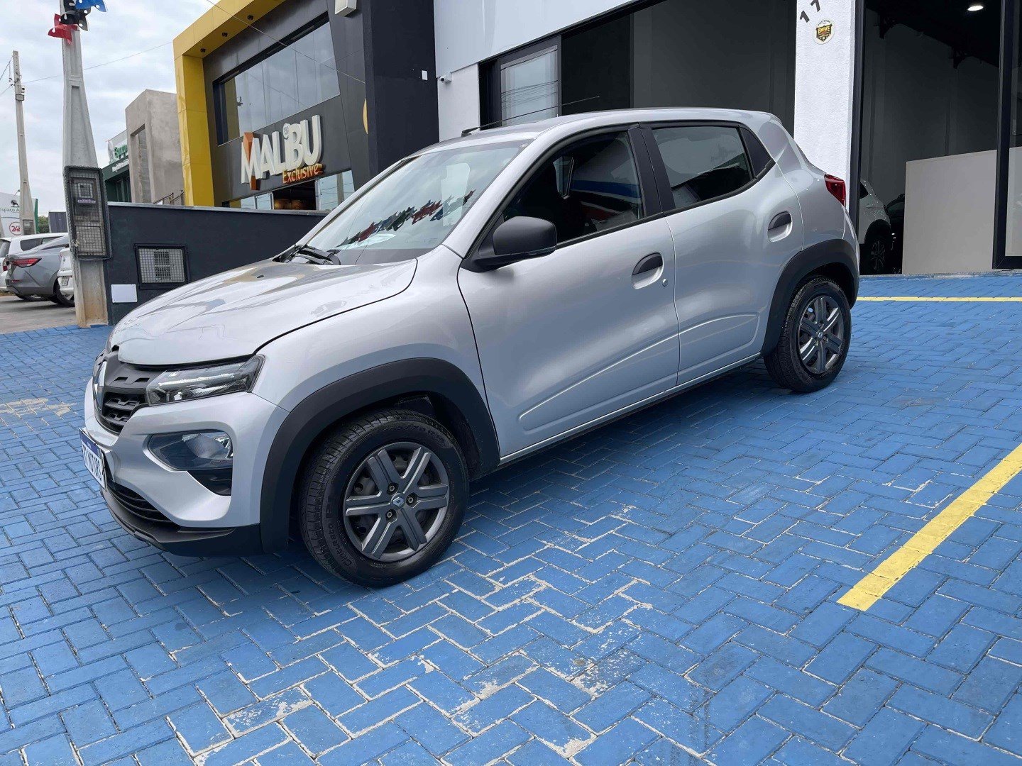 Renault Kwid Zen 1.0 Flex 12V 5p Mec. na cor Prata em Campinas / SP - 943721