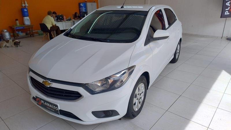 Chevrolet Onix HATCH LT 1.0 12V TB Flex 5p Aut. na cor Branco em Araucária / PR - 943730